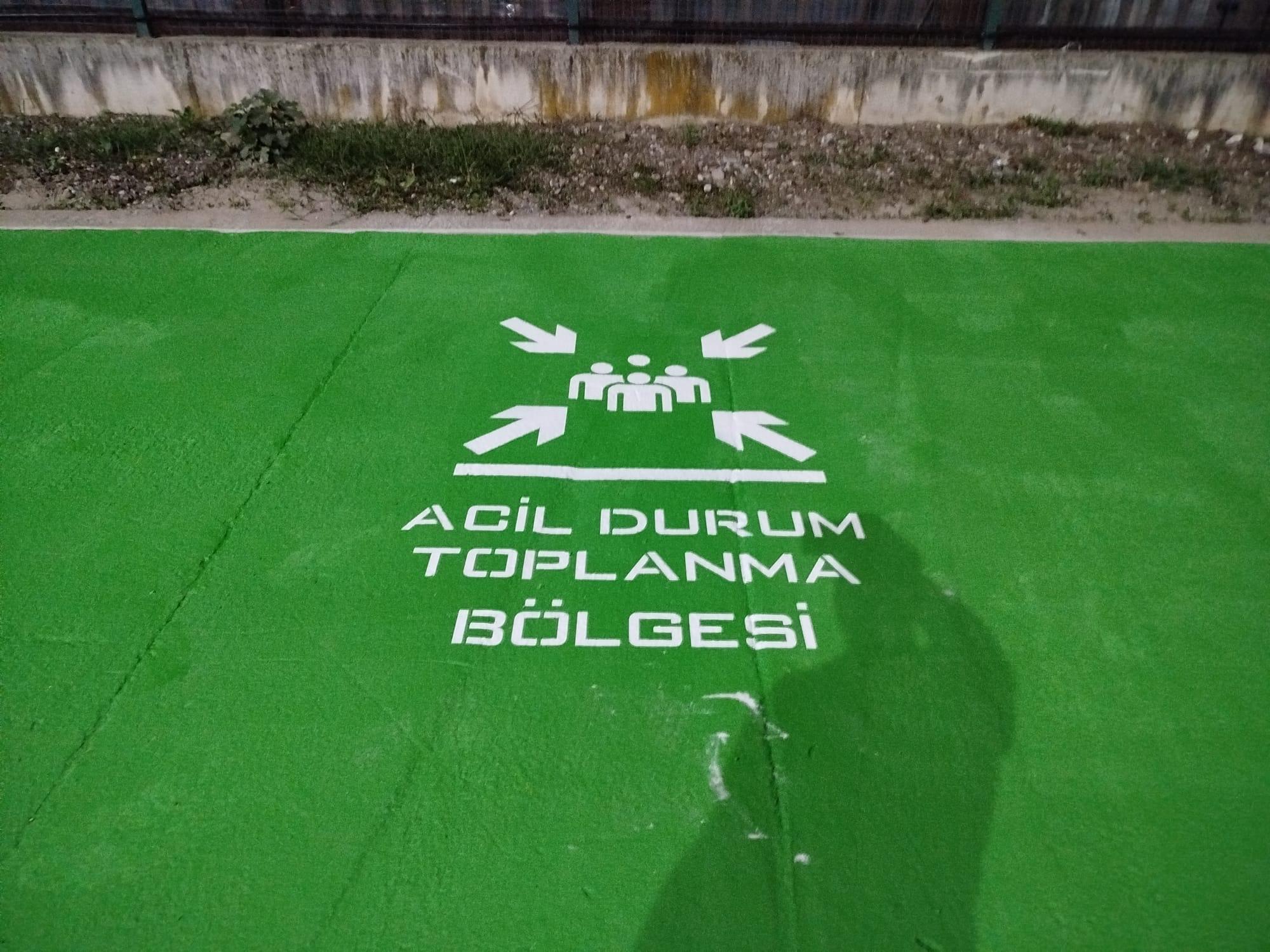 Yaya ve trafik yön çizgisi uygulaması