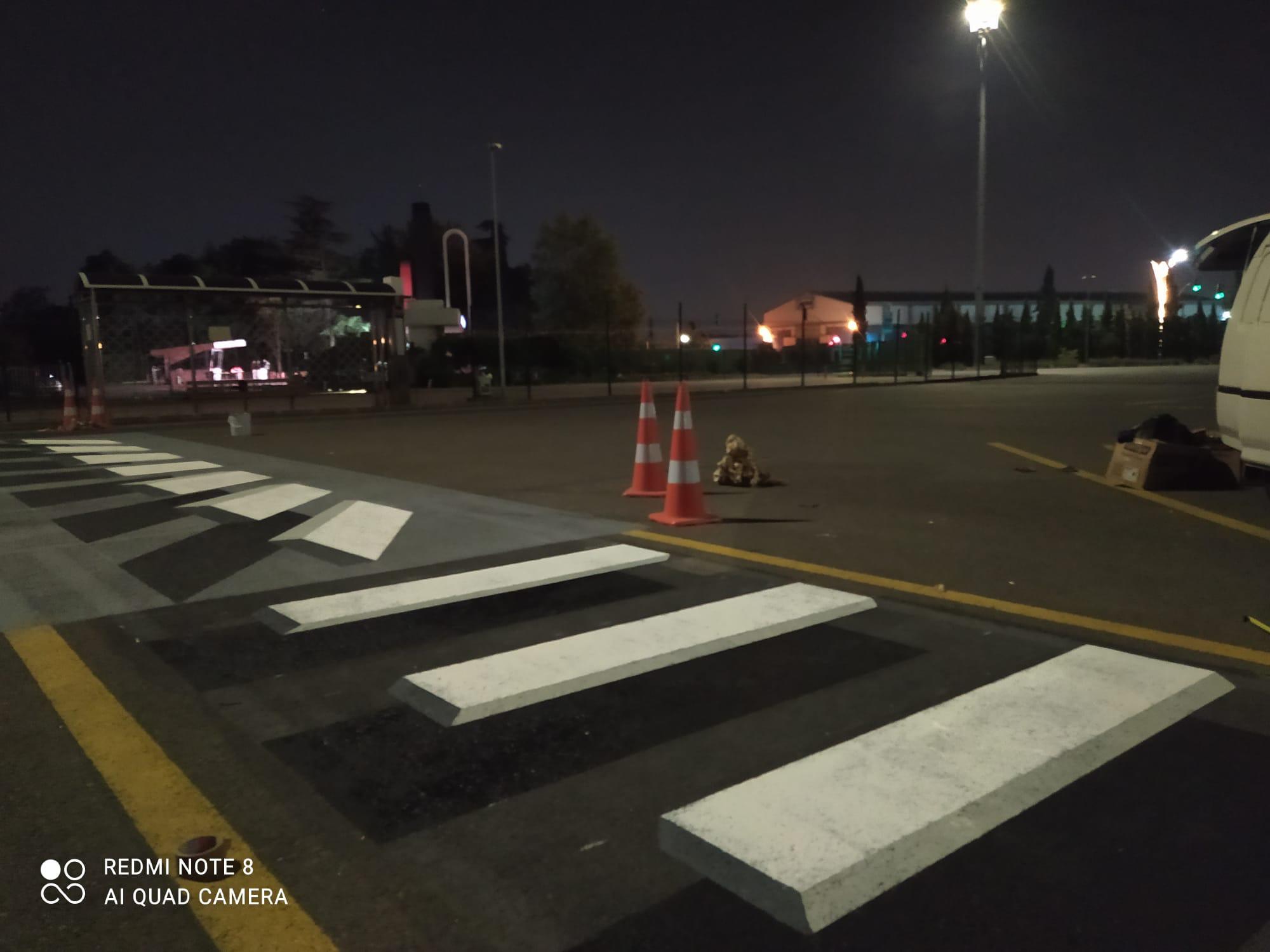 Yaya ve trafik yön çizgisi uygulaması