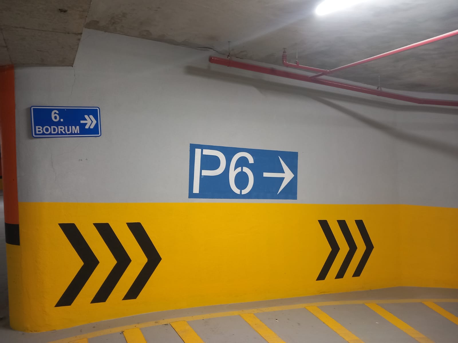 Otopark zemin çizgi ve yönlendirme uygulaması