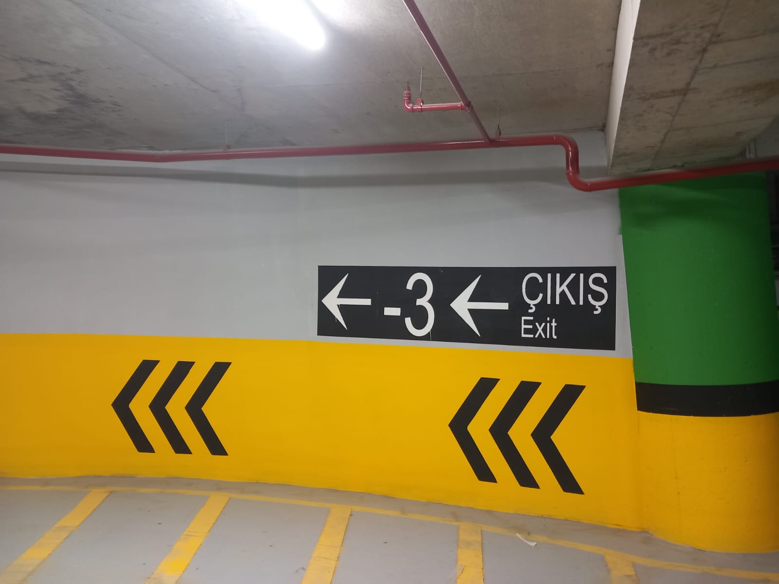 Otopark zemin çizgi ve yönlendirme uygulaması