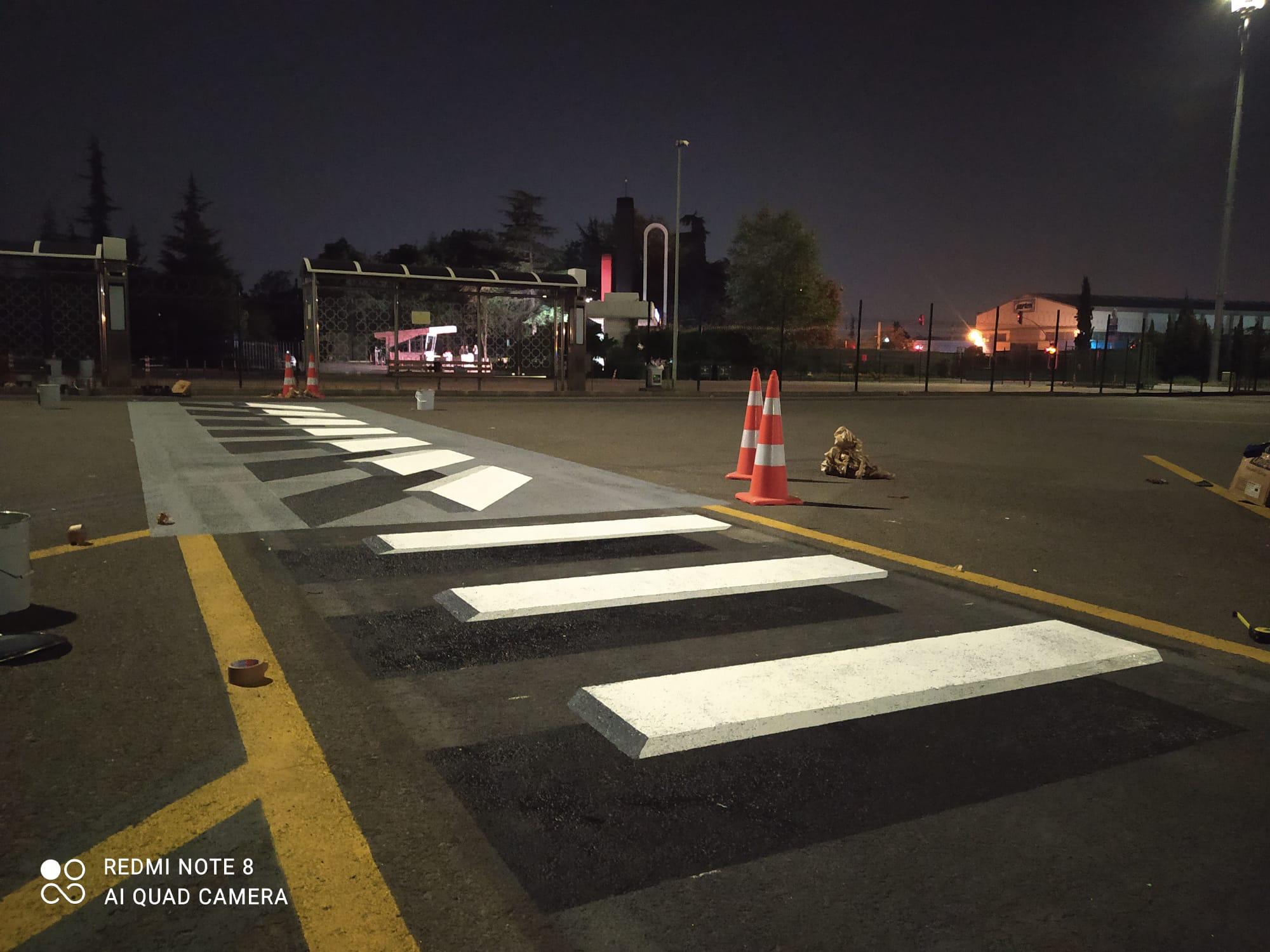 Yaya ve trafik yön çizgisi uygulaması