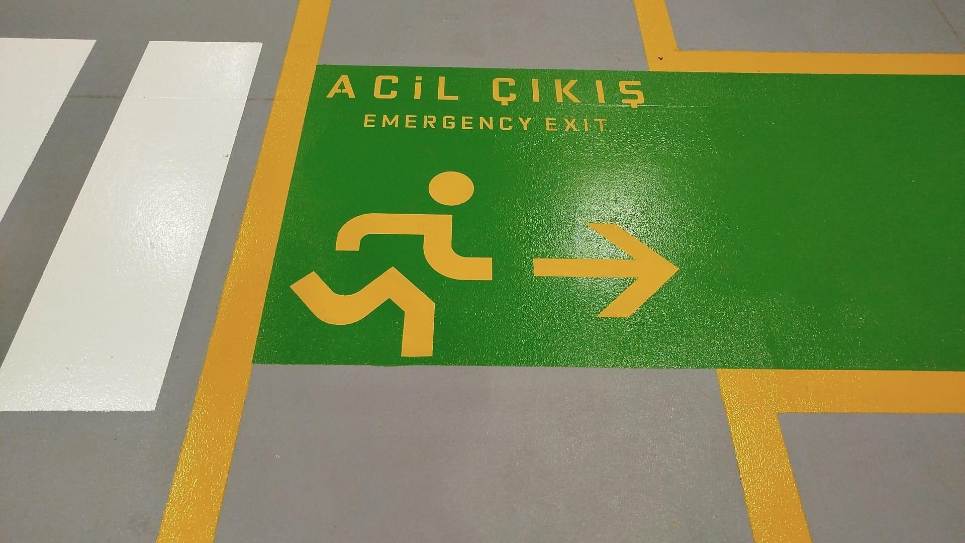 Otopark zemin çizgi ve yönlendirme uygulaması